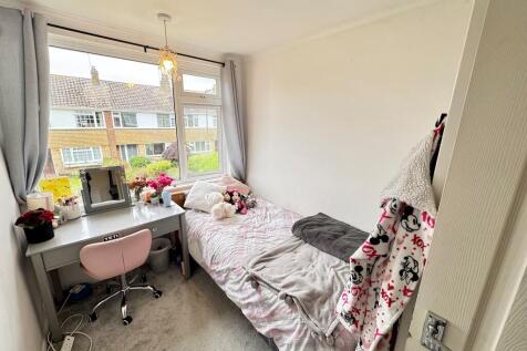 4 Maple Walk Bed3