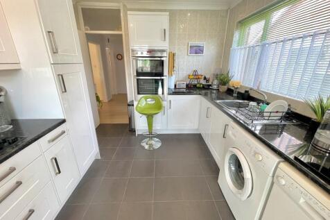 30 Russells Close...