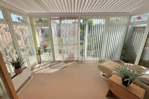 30 Russells Close...