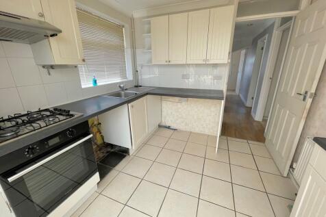 18 Moorfoot Road ...