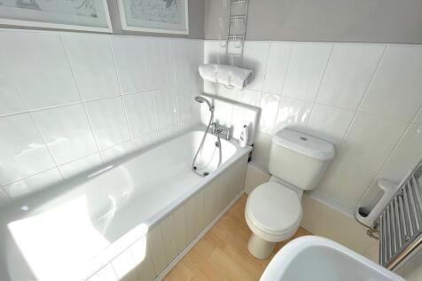 18 Moorfoot Road ...