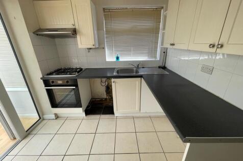 18 Moorfoot Road ...