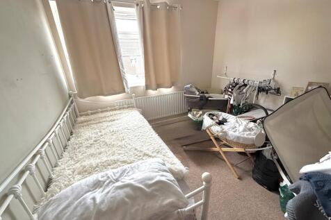 43 West Way Bed2
