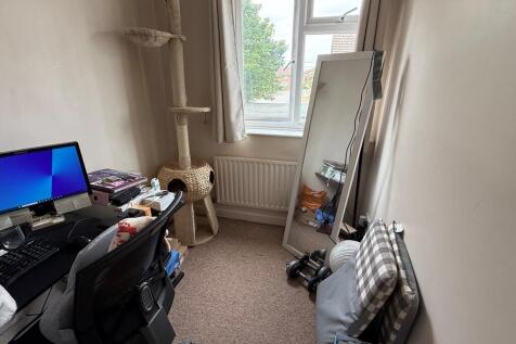 43 West Way Bed3