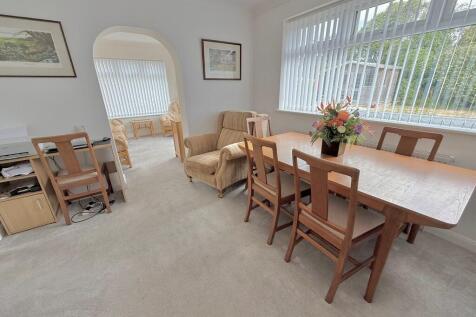 9 Hawke Close Din...