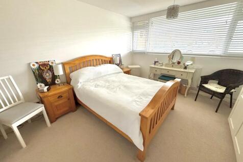 5 Dolphin Court B...