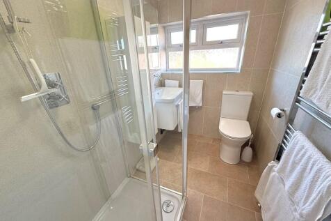 19 Chantonbury Cl...