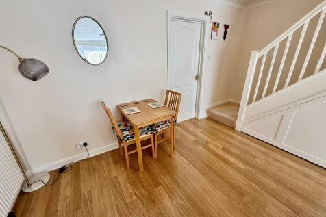 19 Chantonbury Cl...
