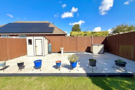 19 Chantonbury Cl...