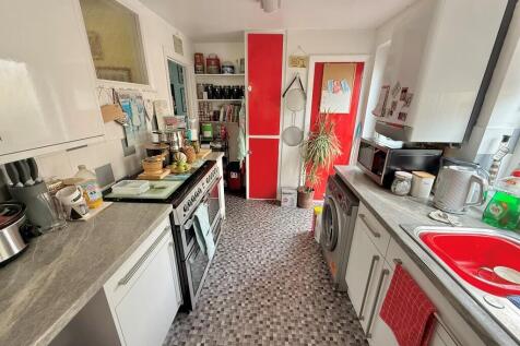 17 Hobbs Kitchen1