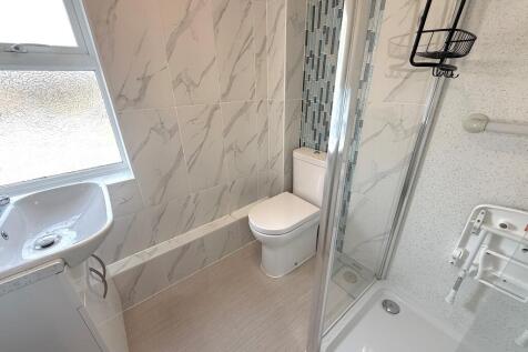 11 Wakehurst Plac...