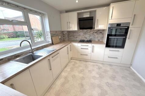 11 Wakehurst Plac...