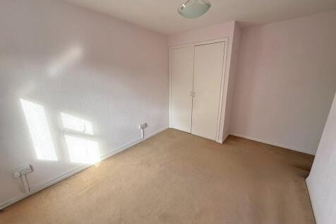 11 Wakehurst Plac...