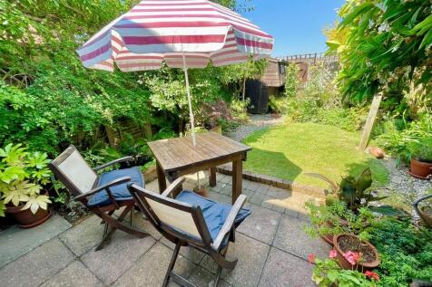 9 Beacon Way Pati...