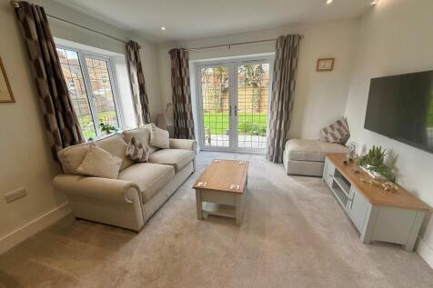 2 Harwood Apartme...