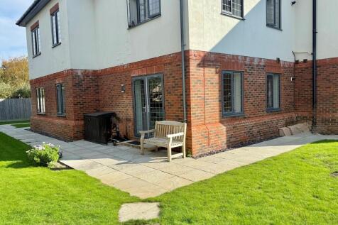 2 Harwood Apartme...