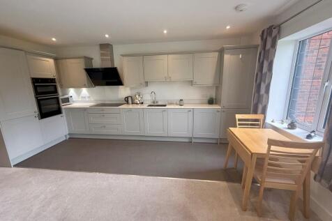 2 Harwood Apartme...