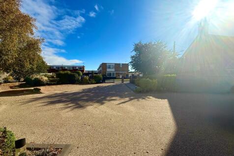 2 Harwood Apartme...