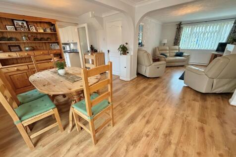 121 Mallon Dene L...