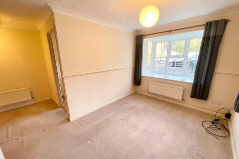 50 Kendal Close L...