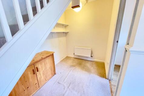 50 Kendal Close U...