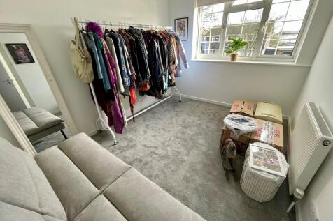 40 Beaumont Park ...