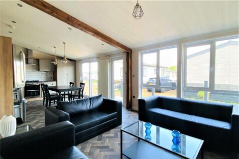 Living/Dining Area