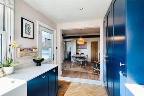 Kitchen/ Dining