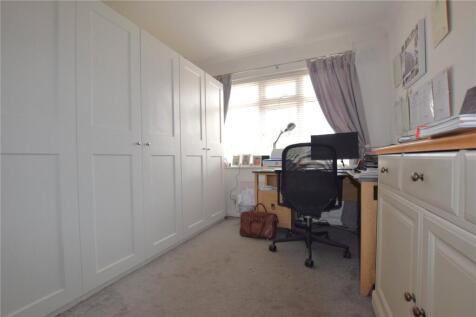 Bedroom/ Office