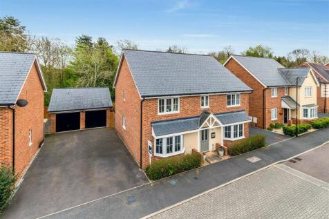 DETACHED DOUBLE GARAGE