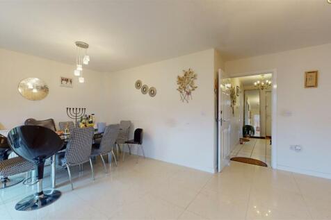 KITCHEN/FAMILY/DINING ROOM