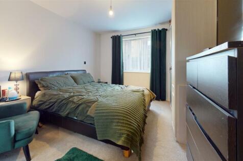 Bedroom (1).jpg