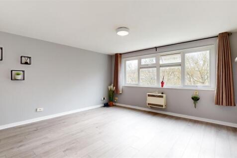 LOUNGE/BEDROOM