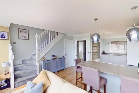 OPEN PLAN LIVING SPACE