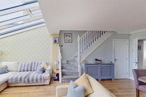 OPEN PLAN LIVING SPACE