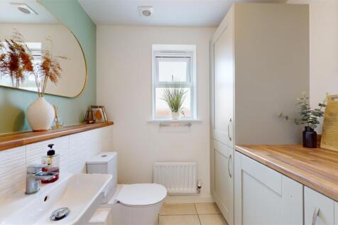 UTILITY CLOAKROOM