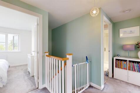 FIRST FLOOR LANDING