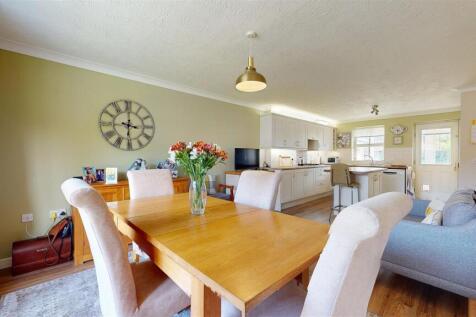 OPEN PLAN KITCHEN DINING ROOM