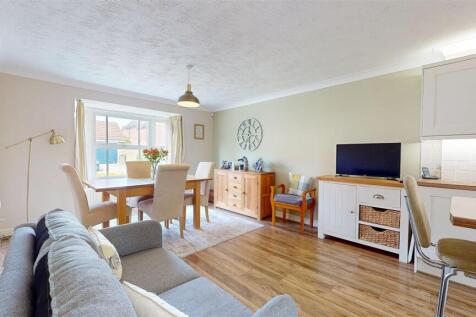 OPEN PLAN KITCHEN DINING ROOM
