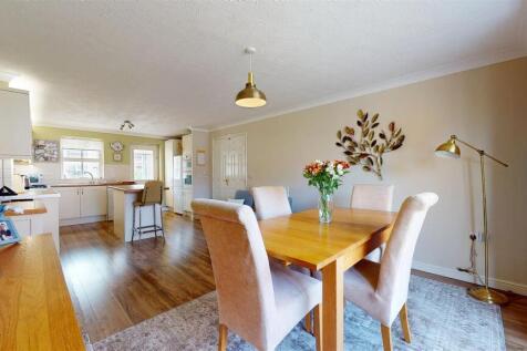 OPEN PLAN KITCHEN DINING ROOM