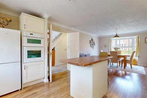 OPEN PLAN KITCHEN DINING ROOM