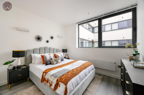 Foxhunter Drive, Milton Keynes 7 © David Phillips 