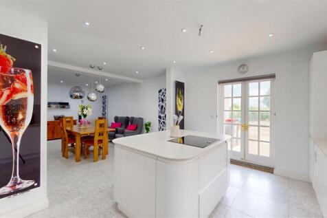 KITCHEN/DINING/FAMILY ROOM