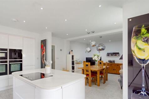 KITCHEN/DINING/FAMILY ROOM