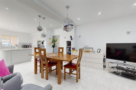 KITCHEN/DINING/FAMILY ROOM