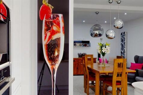 KITCHEN/DINING/FAMILY ROOM