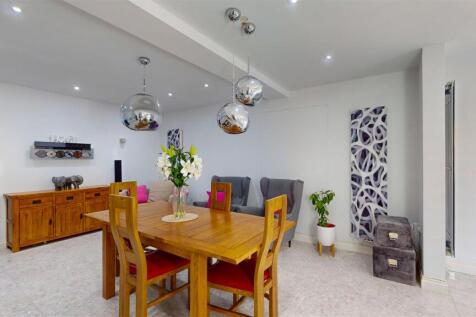 KITCHEN/DINING/FAMILY ROOM