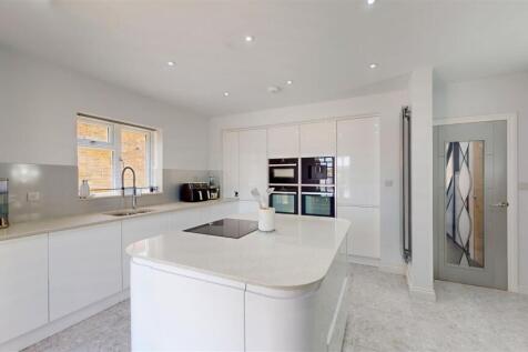 KITCHEN/DINING/FAMILY ROOM