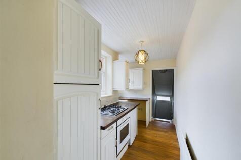 Kitchen 1.jpg