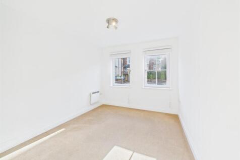 CAM01832G0-PR0239-STILL006.jpg